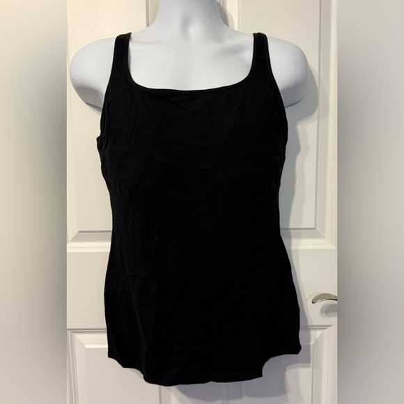 V for City Tops - Elegant Black Women's Tank Top